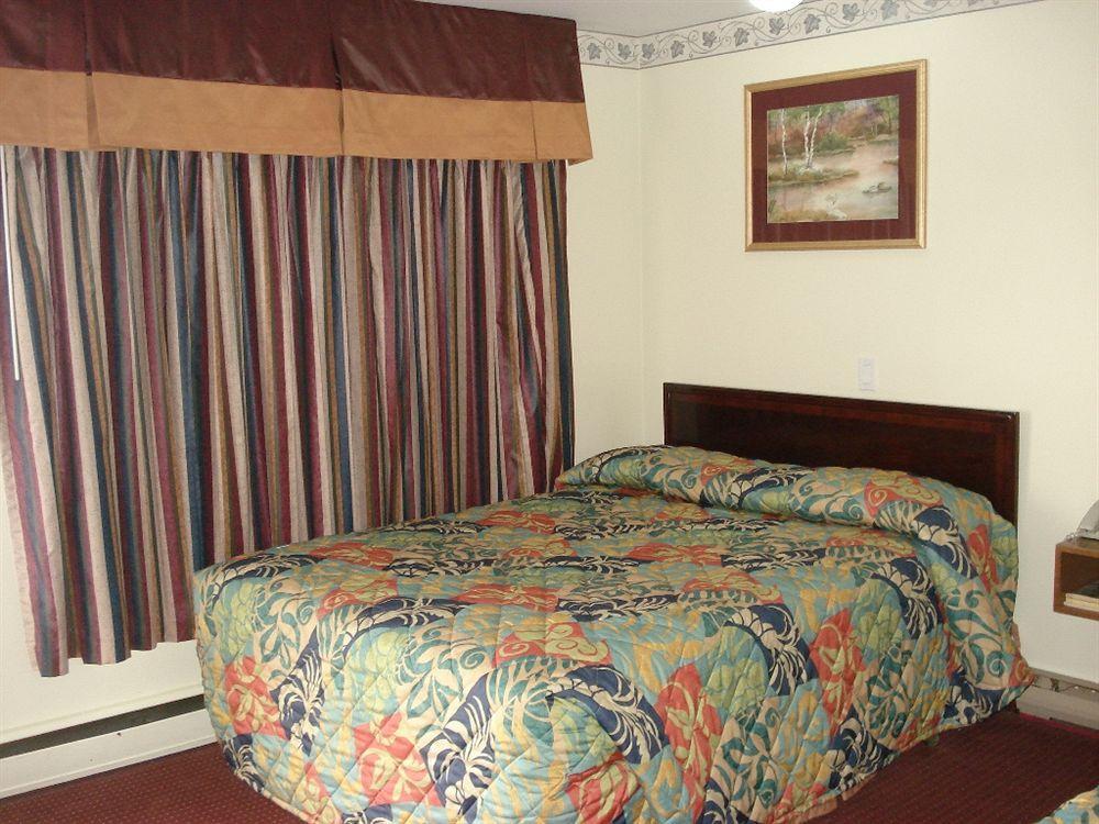 Lincoln Motel Sturgeon Falls Екстериор снимка