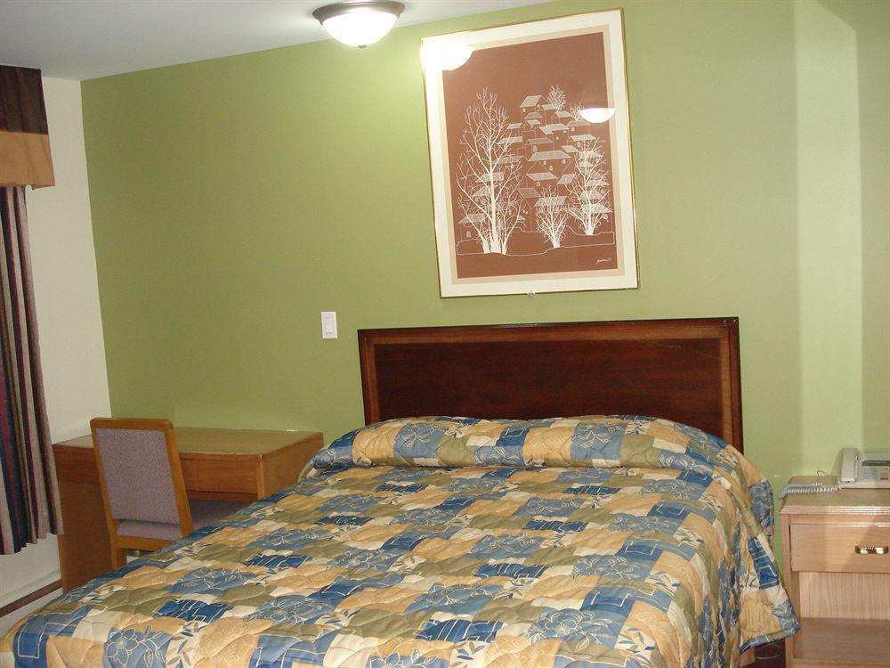 Lincoln Motel Sturgeon Falls Екстериор снимка