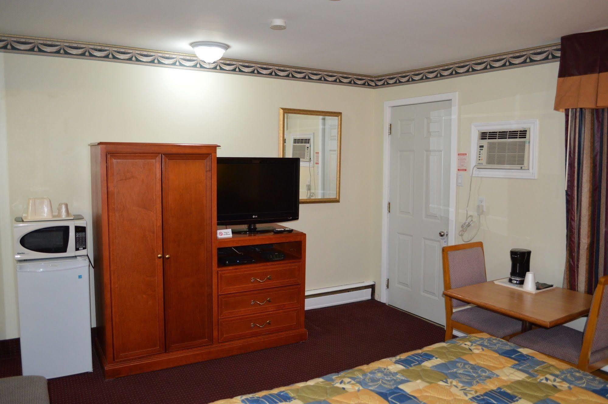 Lincoln Motel Sturgeon Falls Екстериор снимка