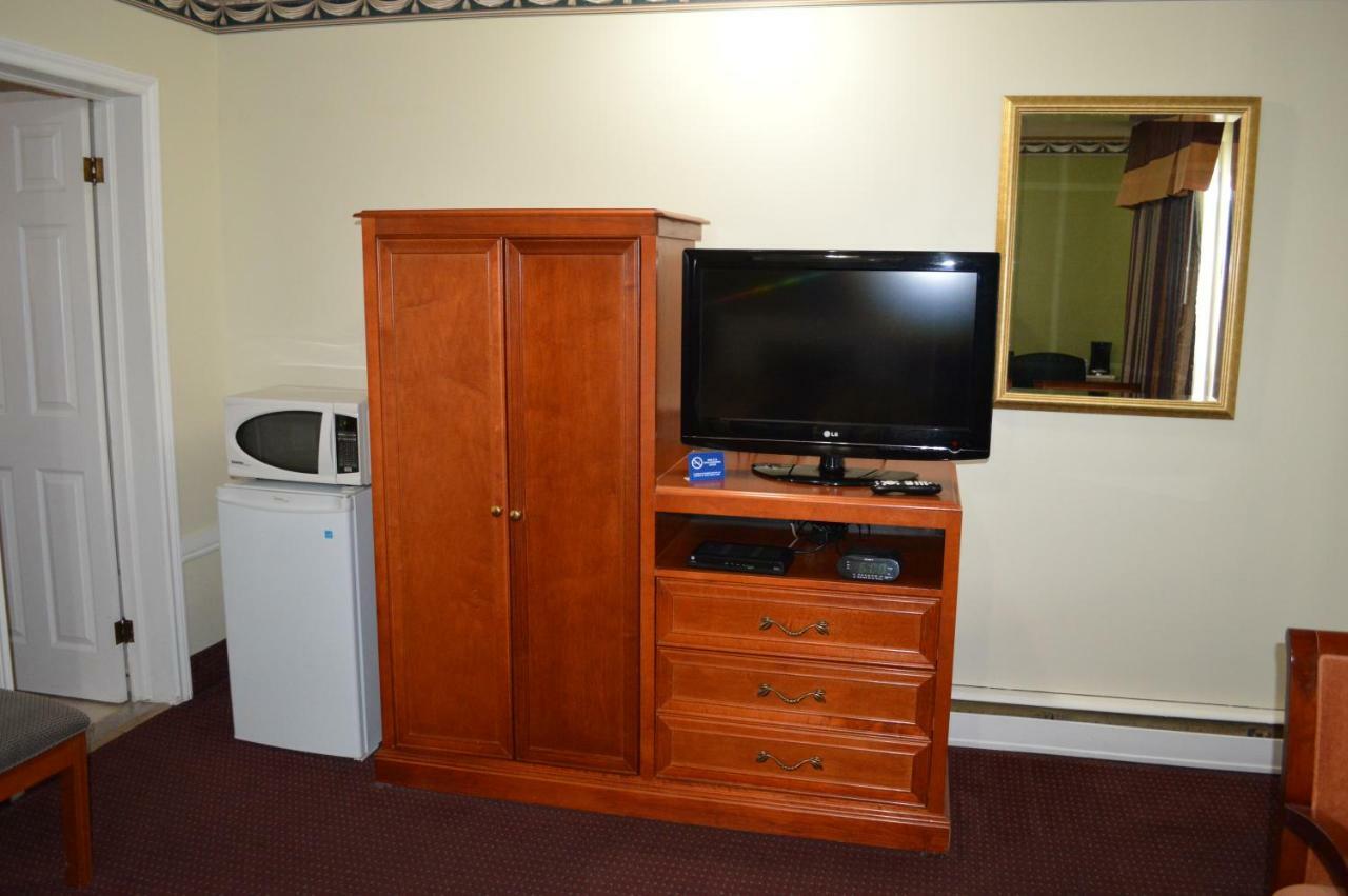 Lincoln Motel Sturgeon Falls Екстериор снимка
