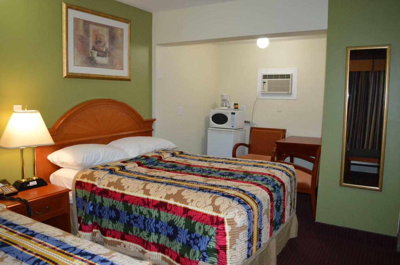 Lincoln Motel Sturgeon Falls Екстериор снимка